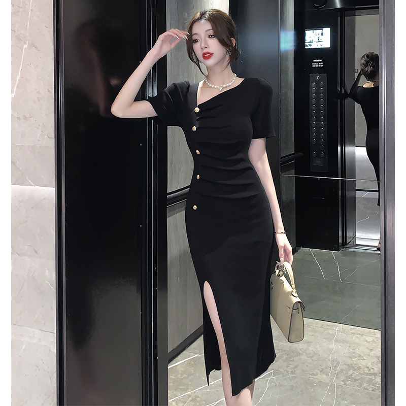 2026 Summer Hepburn Style Knit Dress Women French Niche Bodycon Slit Irregular Little Black Dress