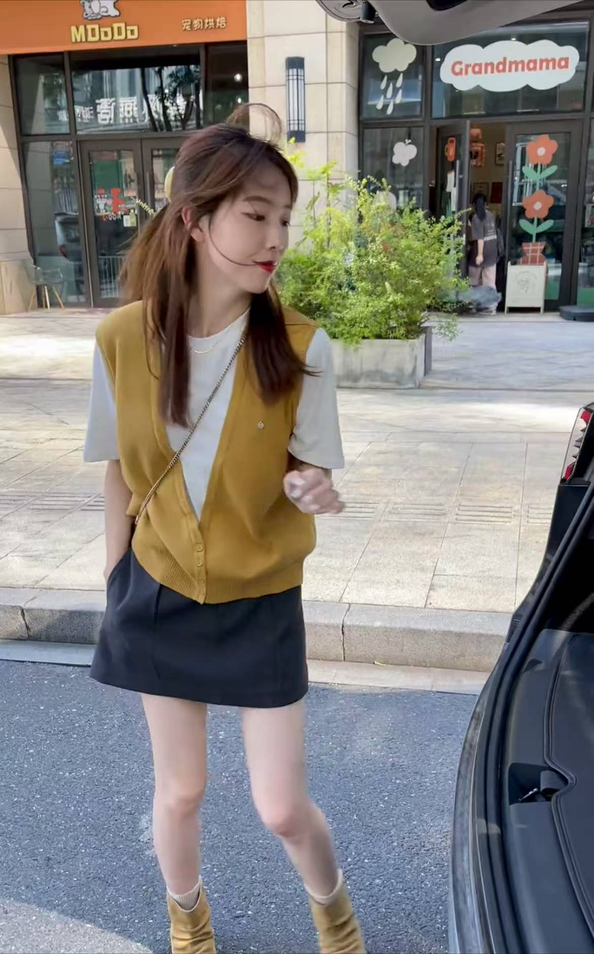 Early Autumn Two-Piece Set with Spliced Vest-Look Short-Sleeve T-Shirt and Skirt