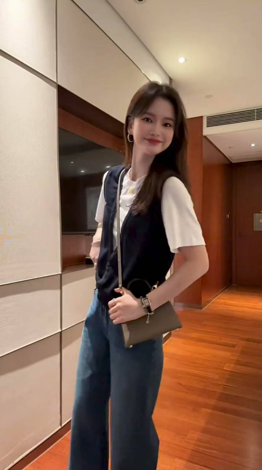 2025 Autumn New Versatile Round Neck Loose Casual Knit Vest Faux Two Piece T Shirt and Pants Two Piece Set