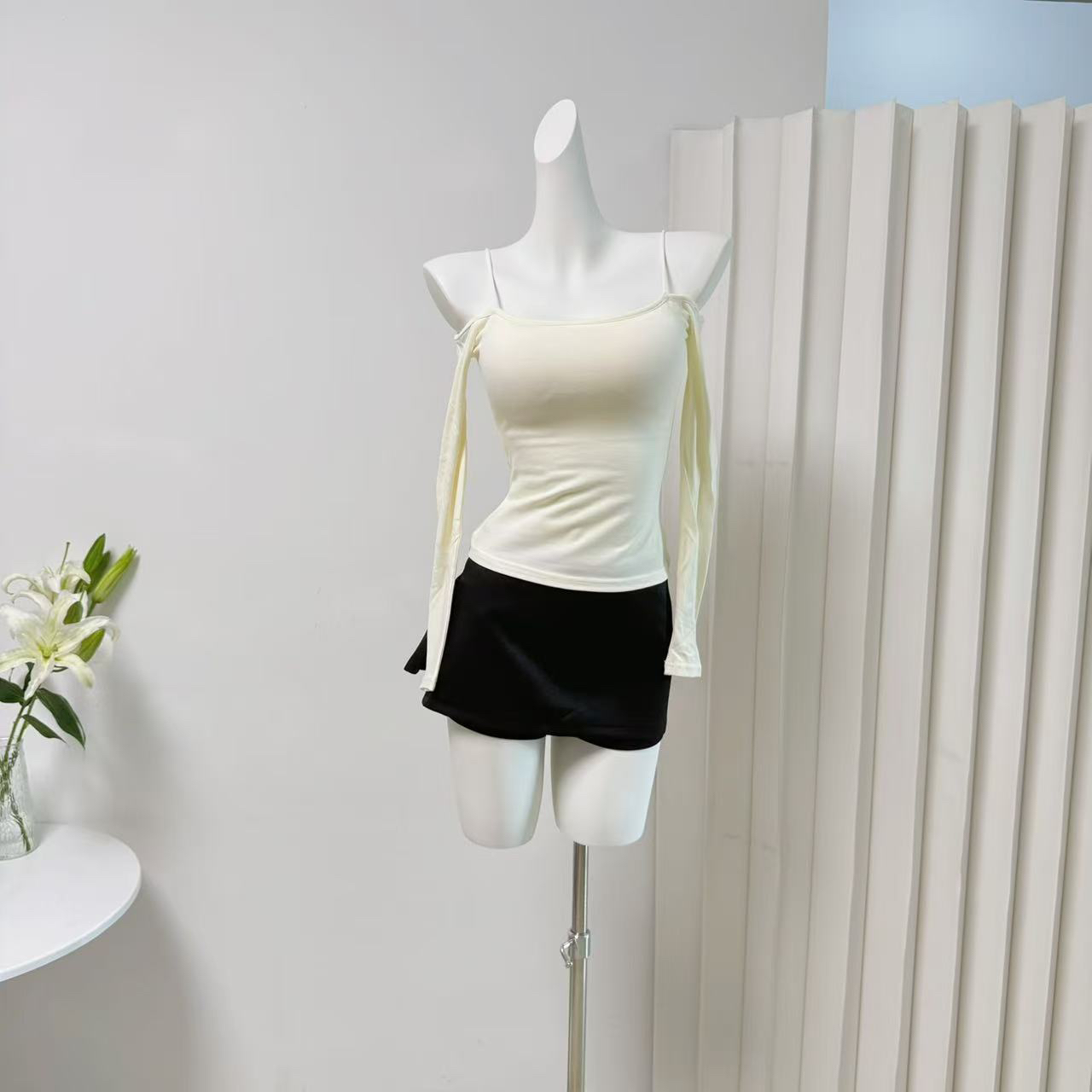 Women’s Slim Fit Long Sleeve Off-Shoulder T-Shirt with Built-In Bra Pads