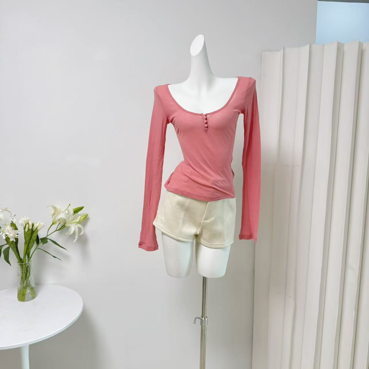 Women’s Slim Fit Round Neck Long Sleeve Knit Top for Fall