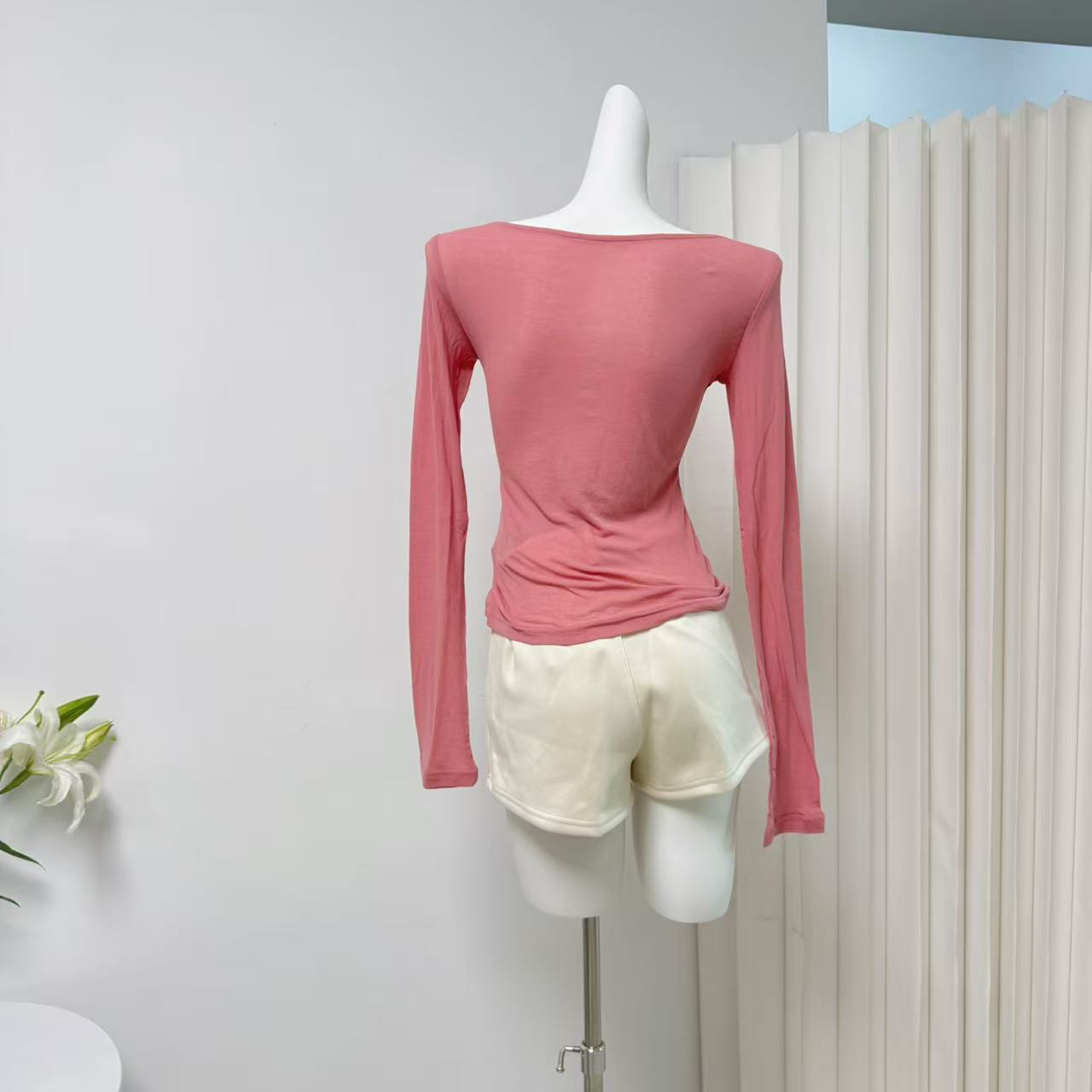 Women's Slim Fit Round Neck Long Sleeve Knit Top for Fall - Image 5